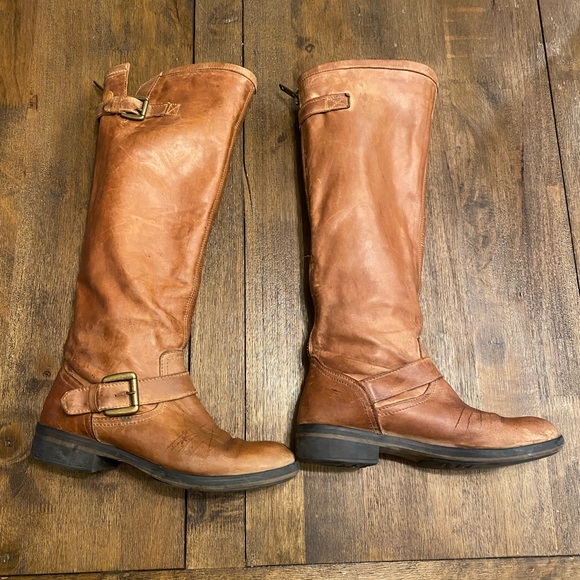 Steve Madden Boot - Picture 2 of 9